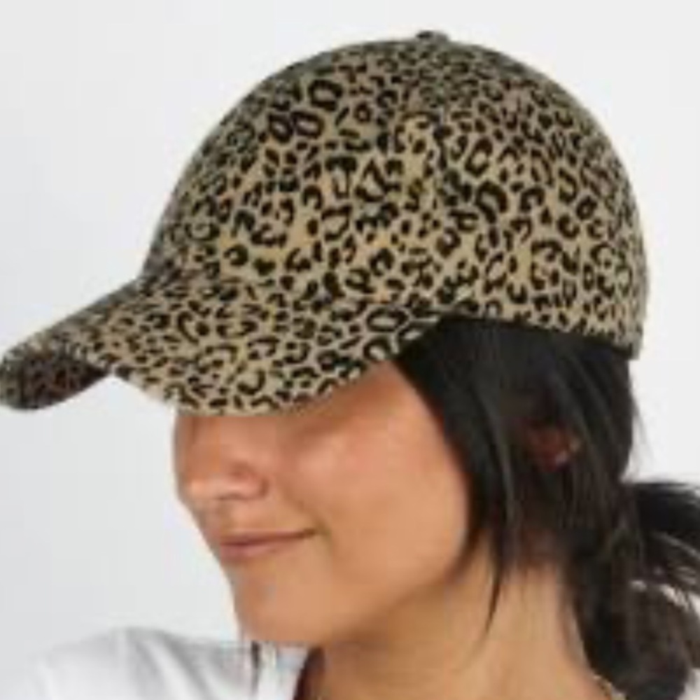 Leopard cheetah Print Women's baseball Cap adjustable size good condition